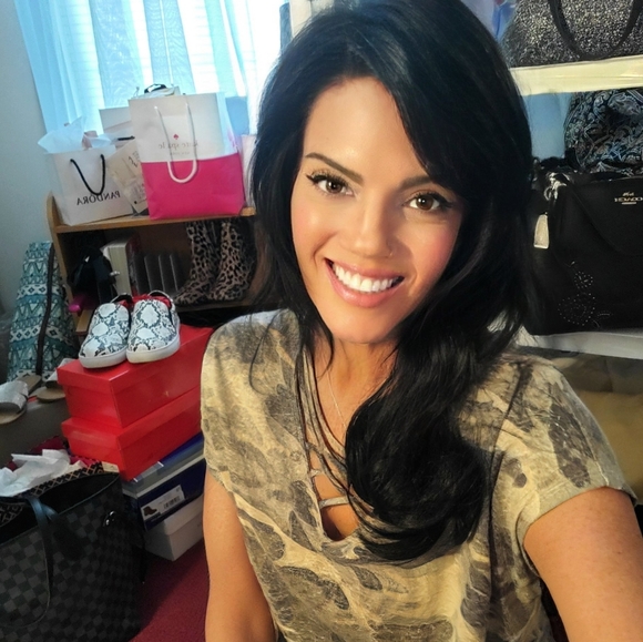 Meet your Posher, Abby- Posh Ambassador - Picture 10 of 13